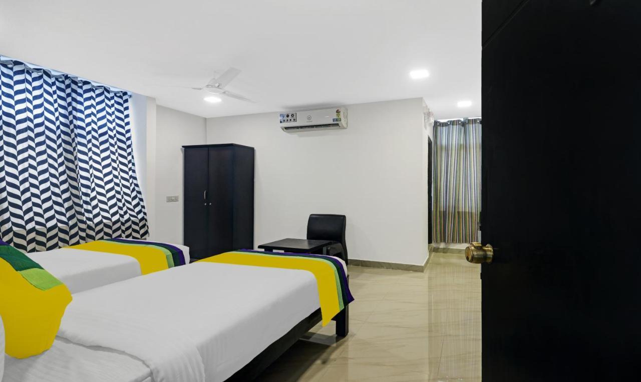 Itsy By Treebo - Lg Grand Inn Haidarábád Kültér fotó