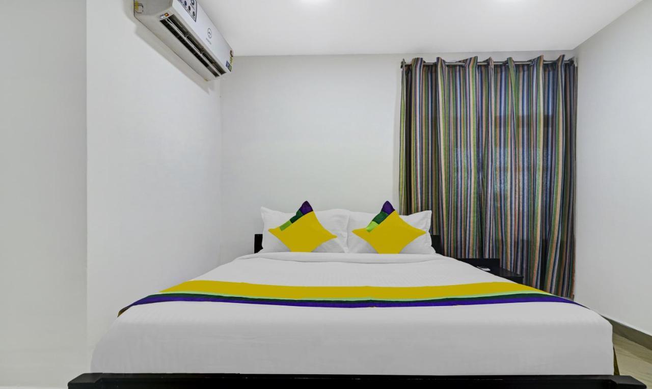 Itsy By Treebo - Lg Grand Inn Haidarábád Kültér fotó